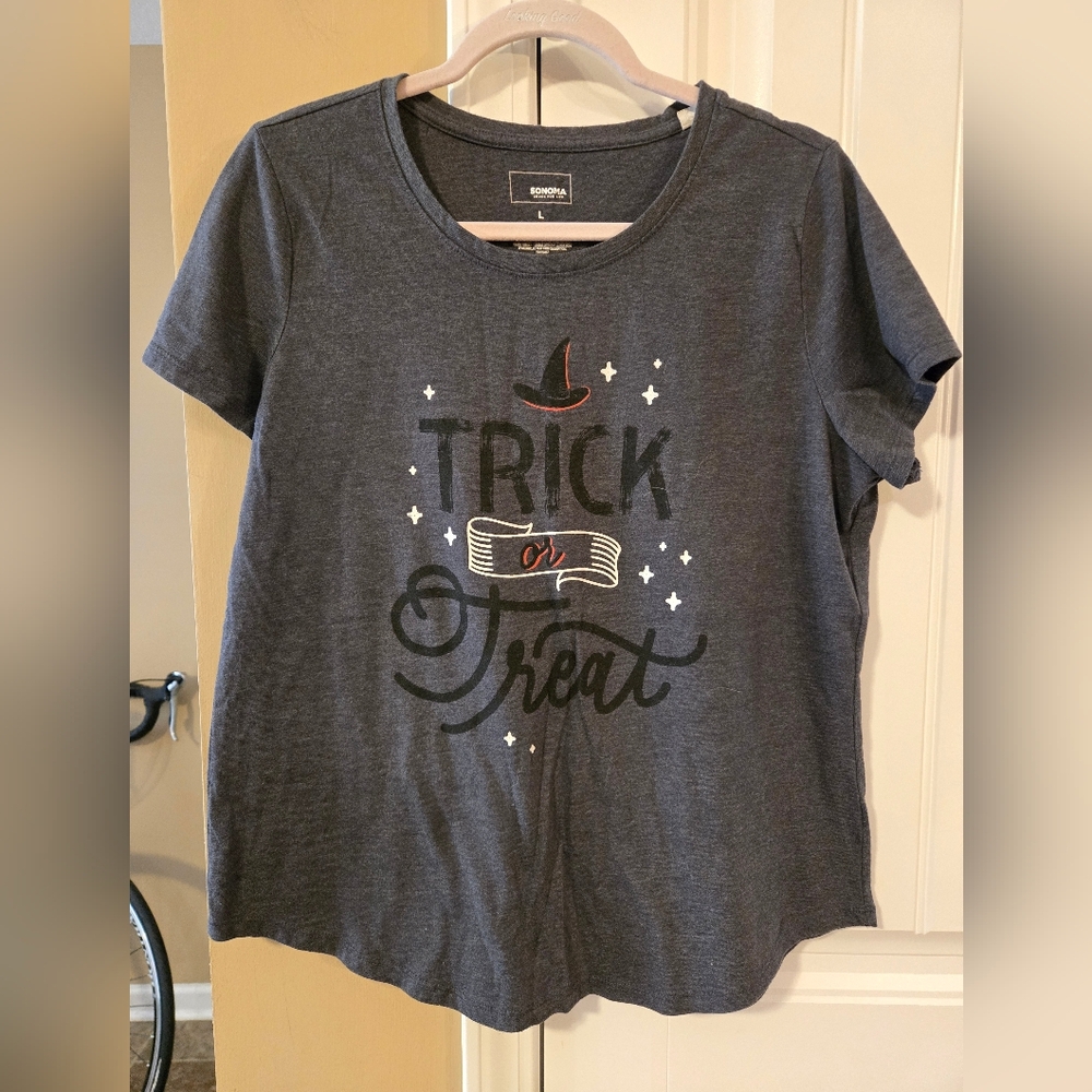 Sonoma Gray Trick or Treat Graphic Halloween Witch T-Shirt Sz Large